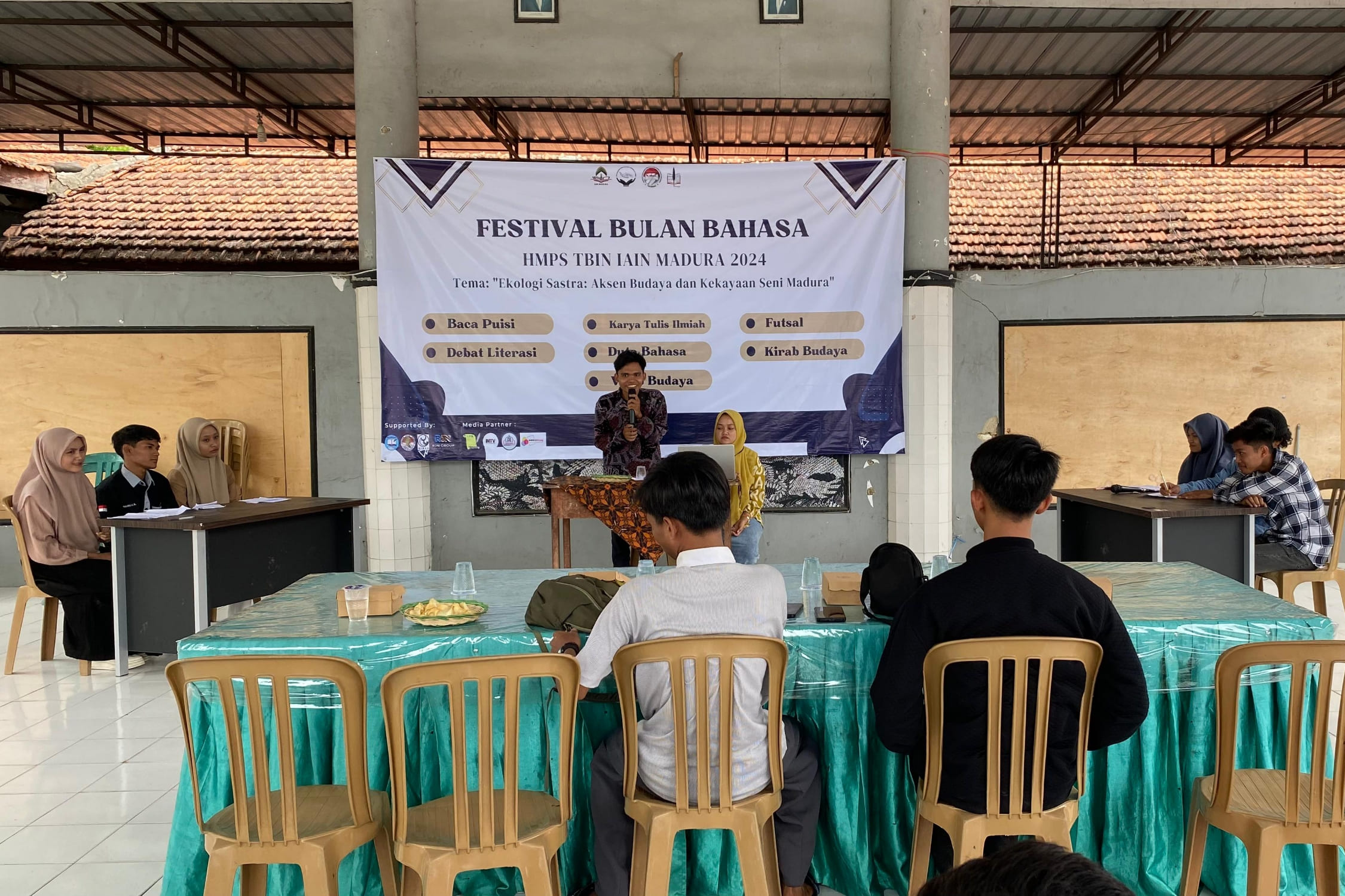 Debat Literasi, Wadah untuk Menumbuhkan Semangat Berpikir Kritis