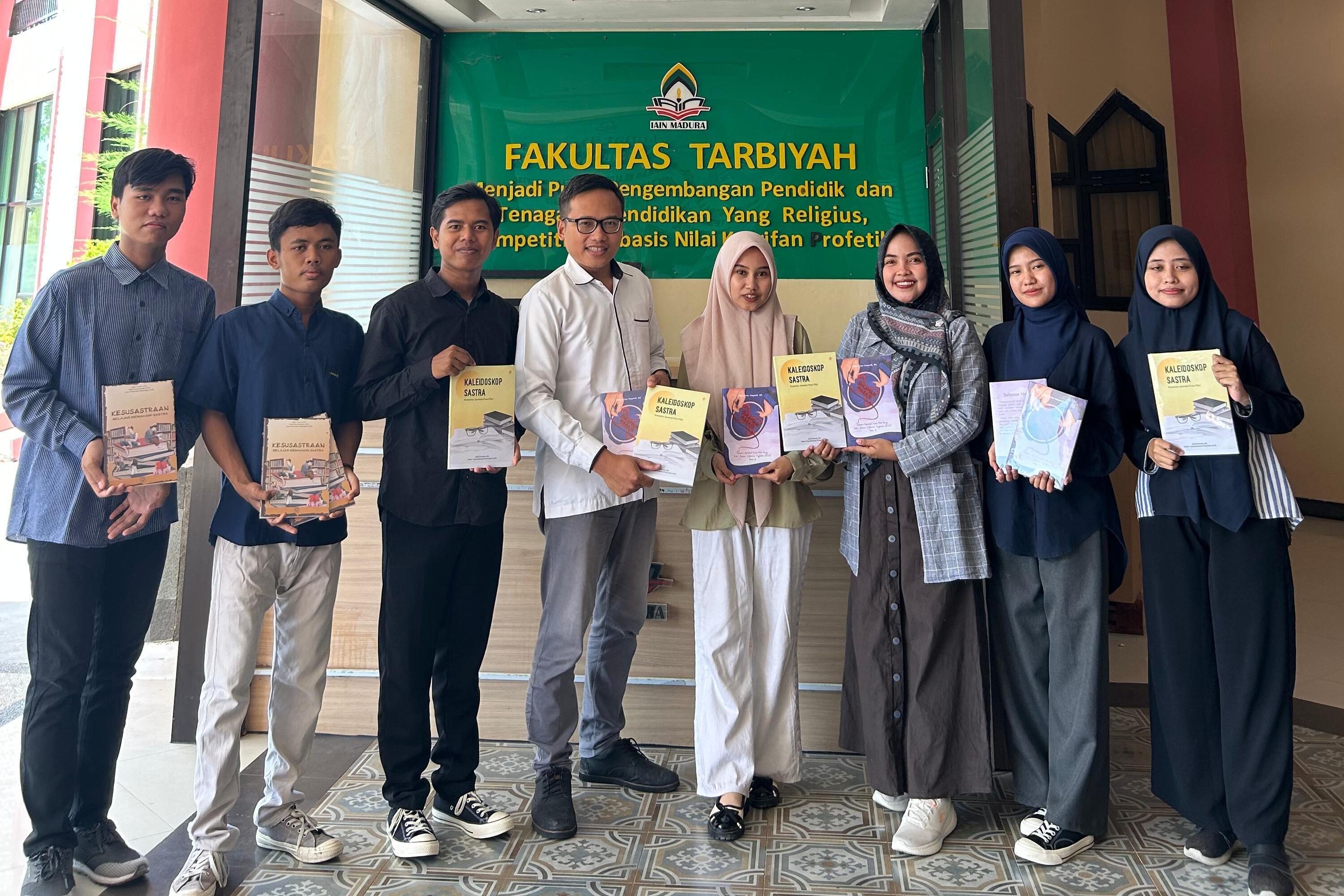 Cerminan Semangat Literasi dan Apresiasi Sastra: Mahasiswa Tadris Bahasa Indonesia Angkatan 2022 Terbitkan Buku Antologi Apresiasi Prosa Fiksi